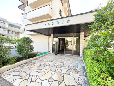 【エントランス】 | 東急ドエルアルス藤白台 | エイブルだけの嬉しいサービス、ご用意しております。詳細は、お気軽に当社までお問合せ下さいませ！