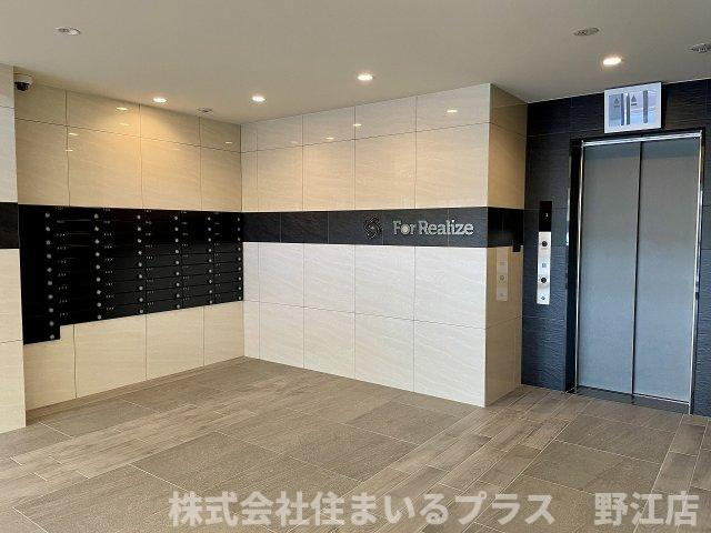 フォーリアライズ城東ファインのロビー