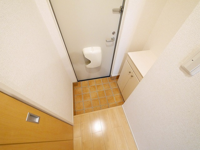 ＡＬＨＯＵＳＥ南城戸の玄関|明るい玄関です