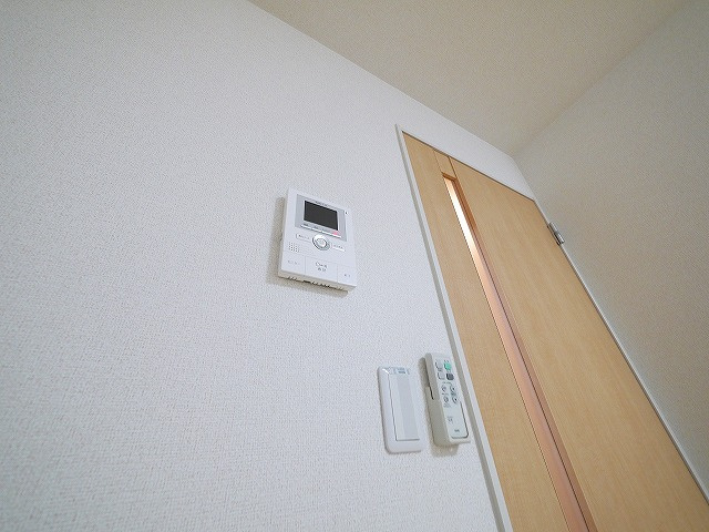 ＡＬＨＯＵＳＥ南城戸のセキュリティ|お顔が見えるモニター付きインターホンで安心。