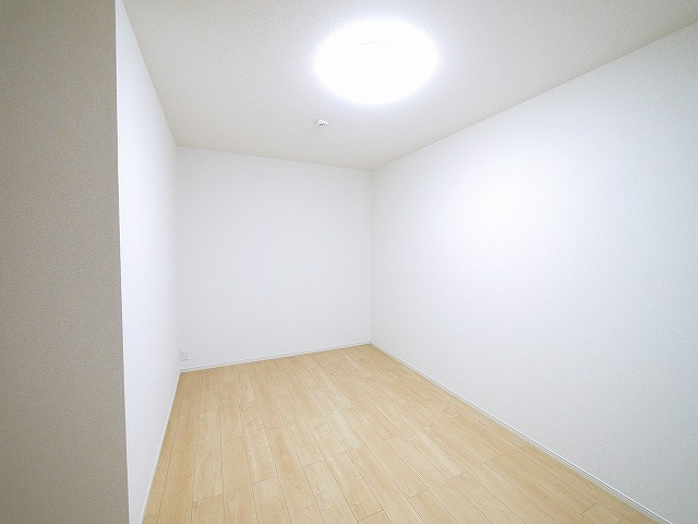 ＡＬＨＯＵＳＥ南城戸の洋室|使い勝手のいい洋室です