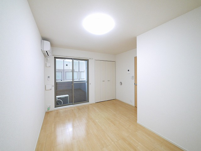 ＡＬＨＯＵＳＥ南城戸の寝室|明るい洋室です。