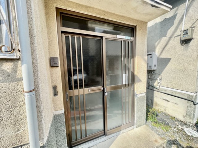 【玄関】 | 旭ケ丘3丁目貸家