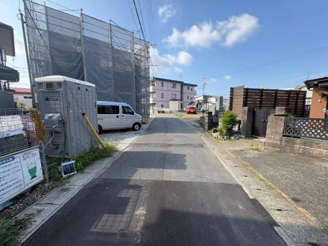 クワイエ　羽島郡岐南町八剣北第6　全1区画分譲の前面道路含む現地写真|「現地（2026年9月1日）撮影」　
■前面道路　
■ヤマダ不動産　株式会社リライフ