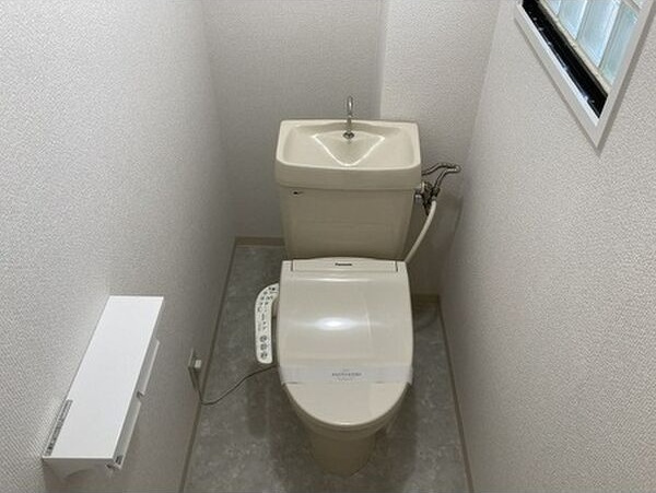 大阪市浪速区戎本町１丁目の賃貸マンションのトイレ