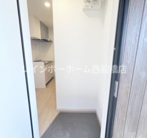 MELDIA行徳IIIの玄関