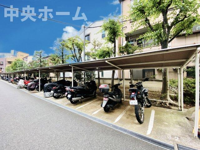 リバーサイドタウン木場南スカイハイツのその他共用部分|【バイク置場】最新の空き状況や費用などの詳細は担当スタッフまでお問い合わせください。