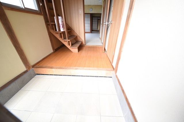 宮原3丁目戸建の玄関