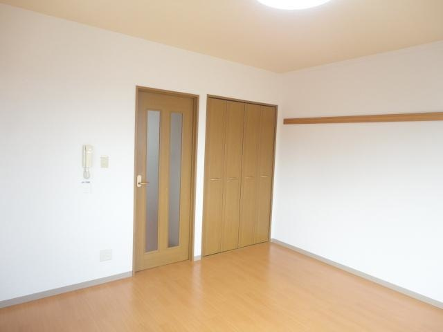 アネックス深谷の内装|別部屋反転間取りのお写真となります。