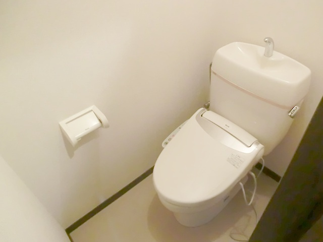 アフロディーテのトイレ|ウォシュレット付のトイレです。
