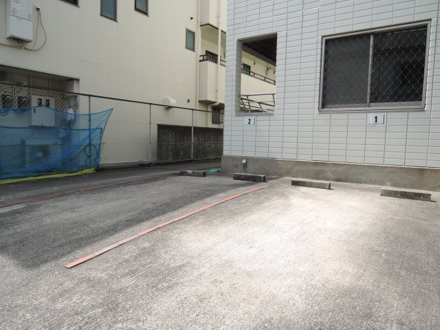 アメニティKBの駐車場
