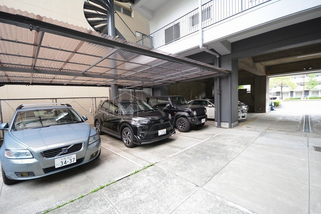 シティライフ有萬の駐車場