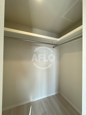 S-RESIDENCE難波西alterの収納|S-RESIDENCE難波西alter　ウォークインクローゼット