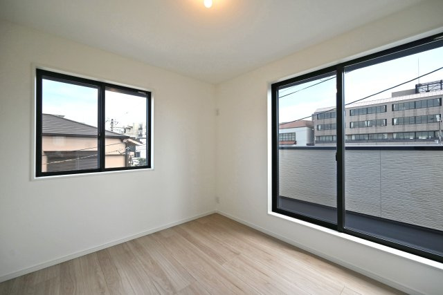 西宮市瓦林町新築一戸建て│南向き4LDK+駐車1台可の洋室|-洋室5.1帖(3F)-