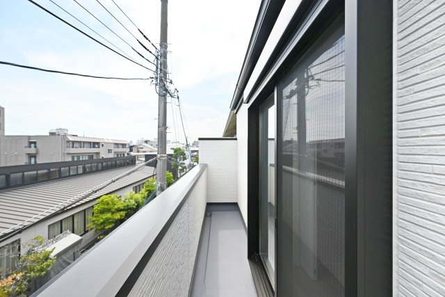 西宮市瓦林町新築一戸建て│南向き4LDK+駐車1台可のバルコニー|3階南面バルコニーです。
