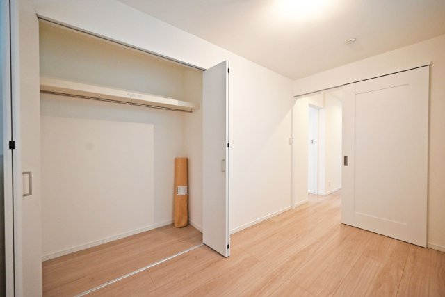 西宮市瓦林町新築一戸建て│南向き4LDK+駐車1台可の収納|-洋室5.0帖(1F)-