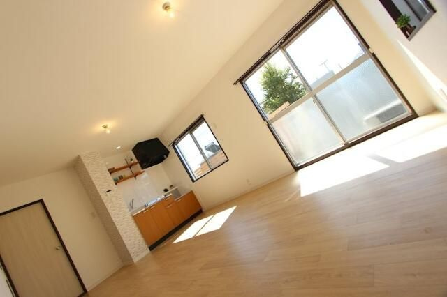 Ｇｒｅｅｎ　Ａｐａｒｔｍｅｎｔ　Ａ棟　の居間・リビング