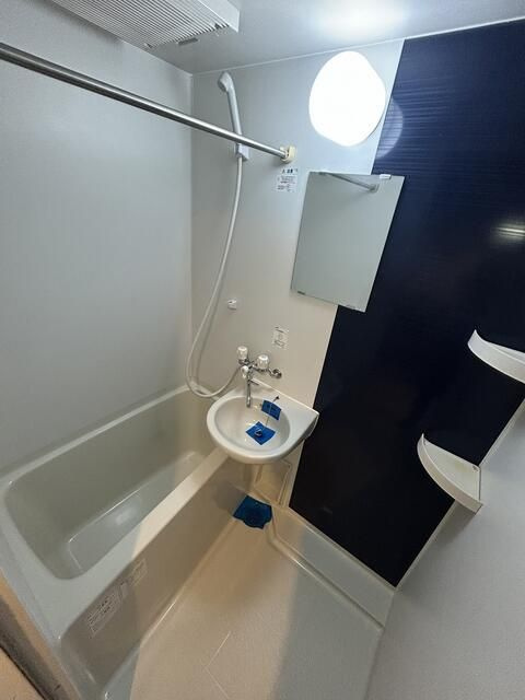 リーヴェルポート横浜サウス２の浴室