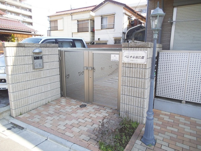 ベレオ赤羽岩淵のエントランス|オートロック付のエントランスです！