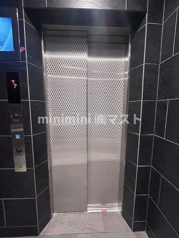 プレサンス西九条シティベイのエントランス