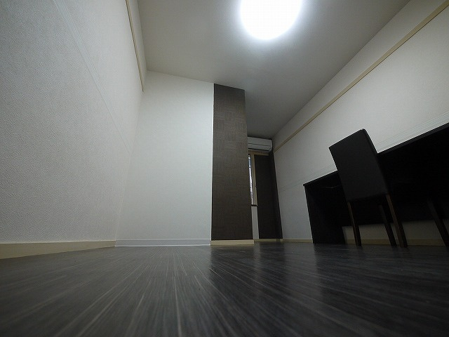 ジャンギャバン新大宮の洋室
