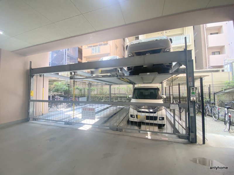 シャルマンフジ大阪城南　仲介手数料無料の駐車場