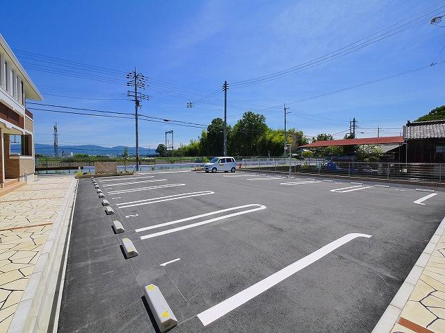 イーストゲートＡの駐車場|駐車場完備です