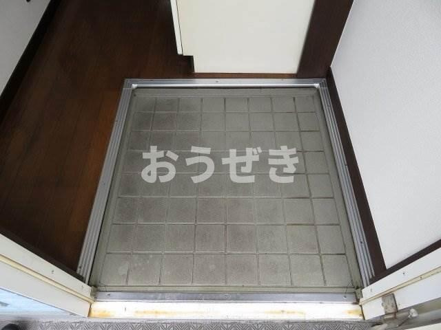 坂の上ハイツの玄関