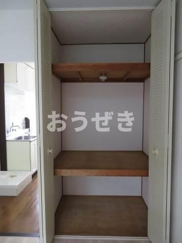 坂の上ハイツの収納