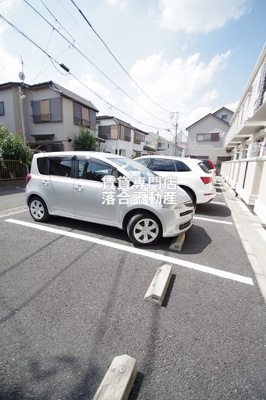【駐車場】 | ＶＩＣＴＯＩＲＥ（ヴィクトワール） | 敷地内駐車場完備