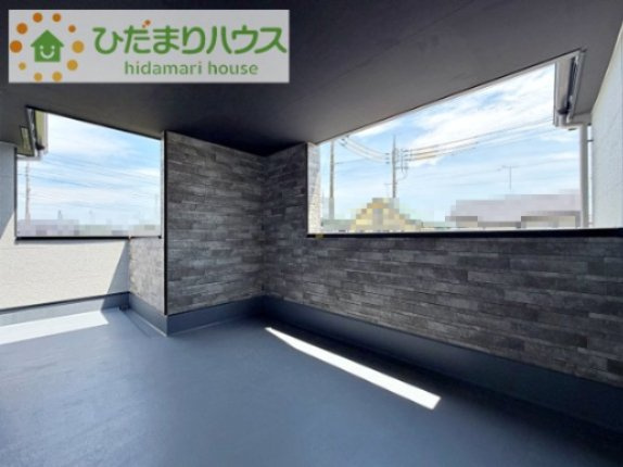 【バルコニー】 | 龍ケ崎市松ケ丘4期　新築戸建　2号棟 | 広々としたバルコニーは、大量の洗濯物を干しても余裕！お布団だって、家族全員分をいっきに干せますね(^O^)