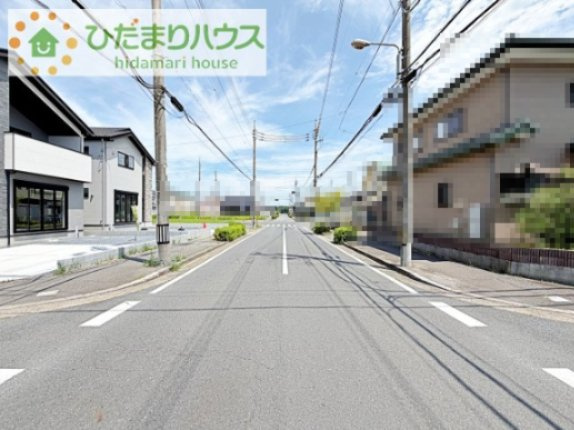 【前面道路含む現地写真】 | 龍ケ崎市松ケ丘4期　新築戸建　2号棟 | 南側道路につき日当り良好