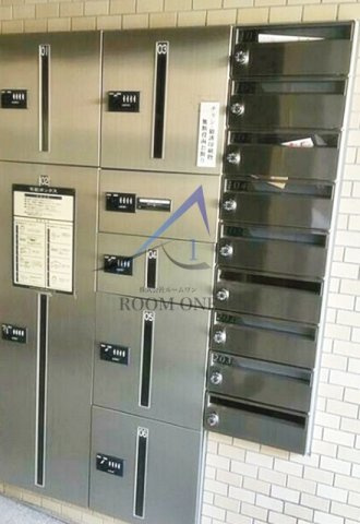 メジロテークのその他共用部分|宅配ボックスと集合ポストです。