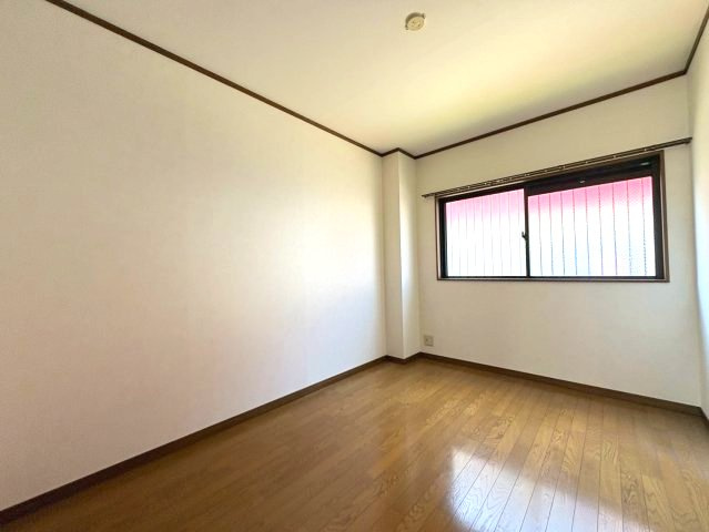 リバーサイド小車3号棟の洋室