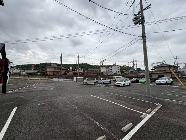リバーサイド小車3号棟の駐車場