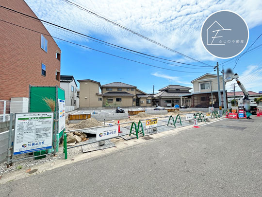 多賀城市八幡2丁目の前面道路含む現地写真