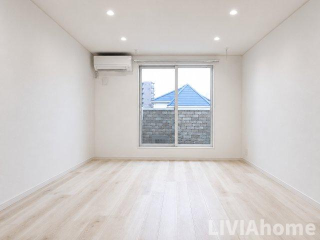 横浜市鶴見区市場東中町のアパートの居間・リビング|同シリーズの参考写真です。実際の設備・内装は現況を優先とさせていただきます。