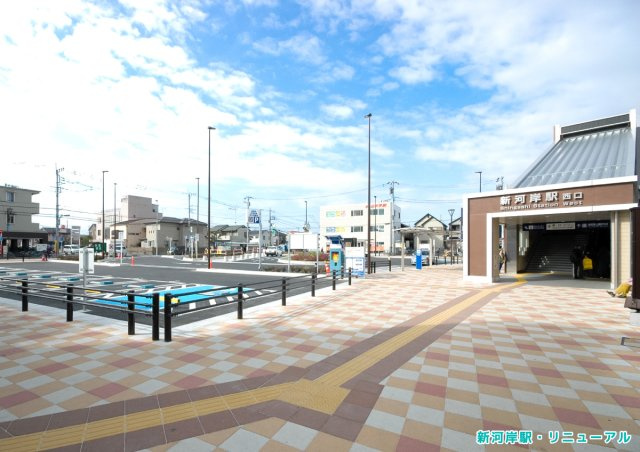 川越市大字砂の中古一戸建のその他|◇新河岸駅リニューアル◇
東西の駅前広場を結ぶ自由道路と橋上駅舎が完成しました。
駅前広場には送迎用駐車場や思いやり乗降場、バス・タクシー乗り場が整備され、利用しやすい駅へと生まれ変わりました。