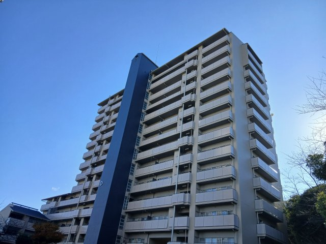 藤和さやまハイタウンＤ棟の外観