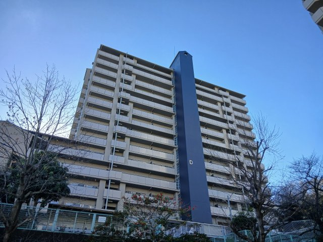 藤和さやまハイタウンＤ棟の外観