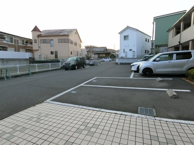 【駐車場】 | ワイズクレスト久米田