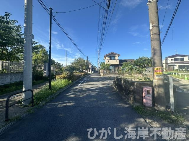 茅ヶ崎市小桜町　売地　全３区画の前面道路含む現地写真|現地外観