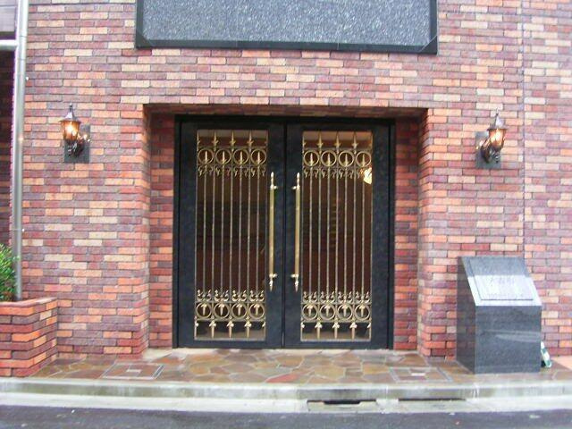 フェニックス大森町のエントランス|建物の入り口です