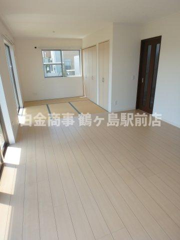 坂戸市北大塚中古戸建の居間・リビング
