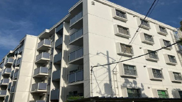 厚木そりだハイツ２号棟の外観