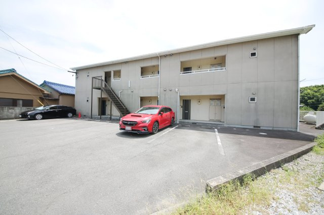 サンヒルズ広坂の駐車場