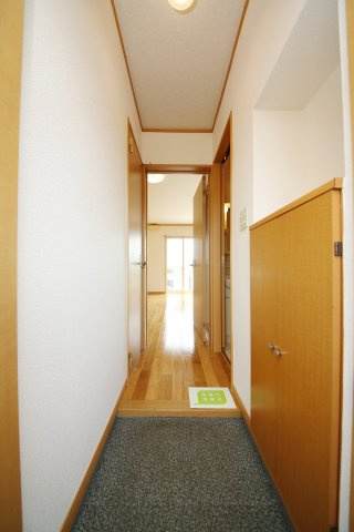 サンヒルズ広坂の玄関