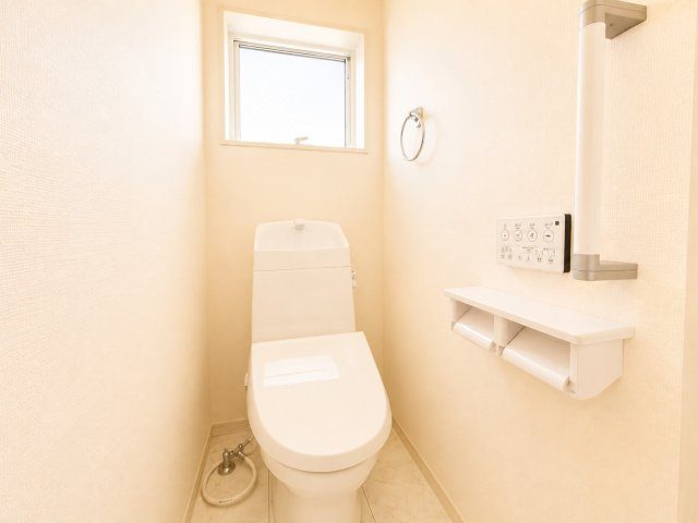 リーブルガーデン泉大津市池浦４丁目のトイレ|２階トイレです