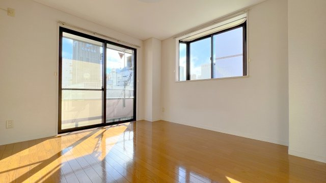 高島屋マンションⅡの洋室|※反転タイプの間取りとなります。