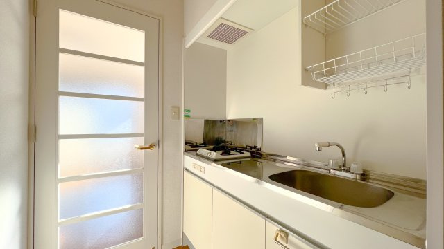 高島屋マンションⅡのキッチン|※反転タイプの間取りとなります。